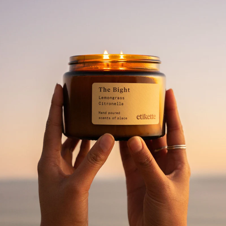 ETIKETTE THE BIGHT CANDLE