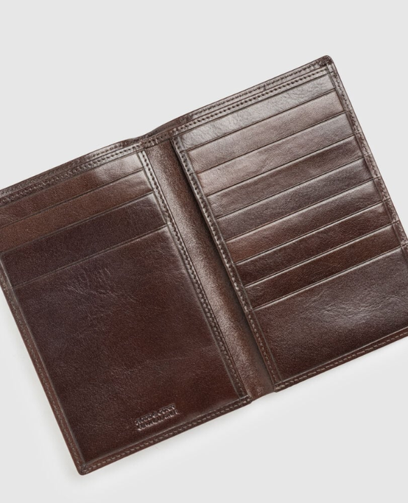 R&G PASSPORT WALLET